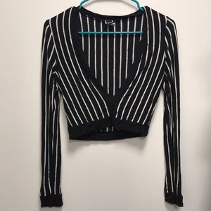 Long sleeve crop top